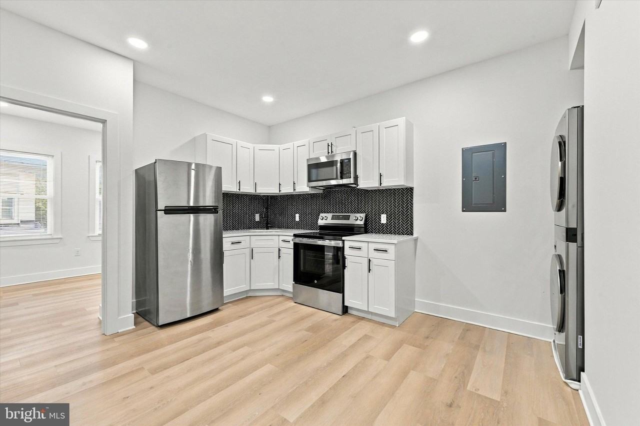 5912 Locust St #B - Photo 3 of 19