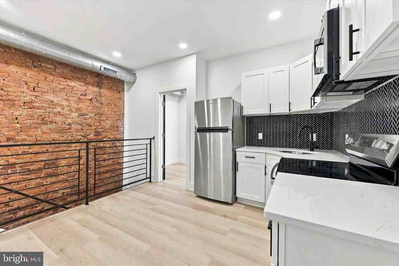 5912 Locust St #B - Photo 4 of 19