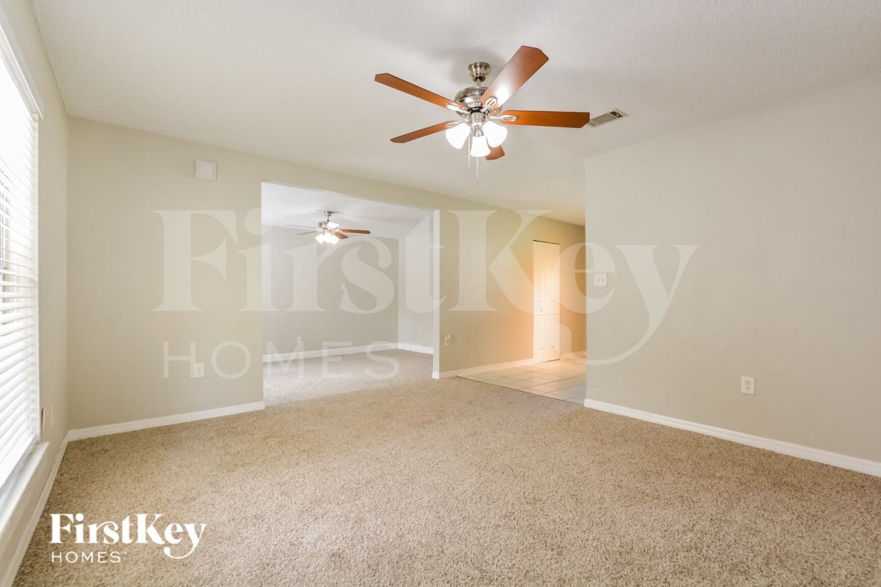 7025 Camden Ave - Photo 5 of 18