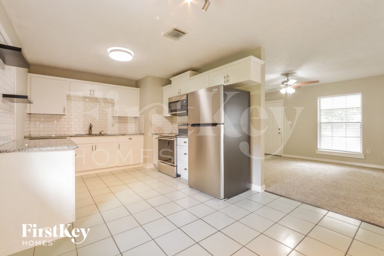 7025 Camden Ave - Photo 6 of 18