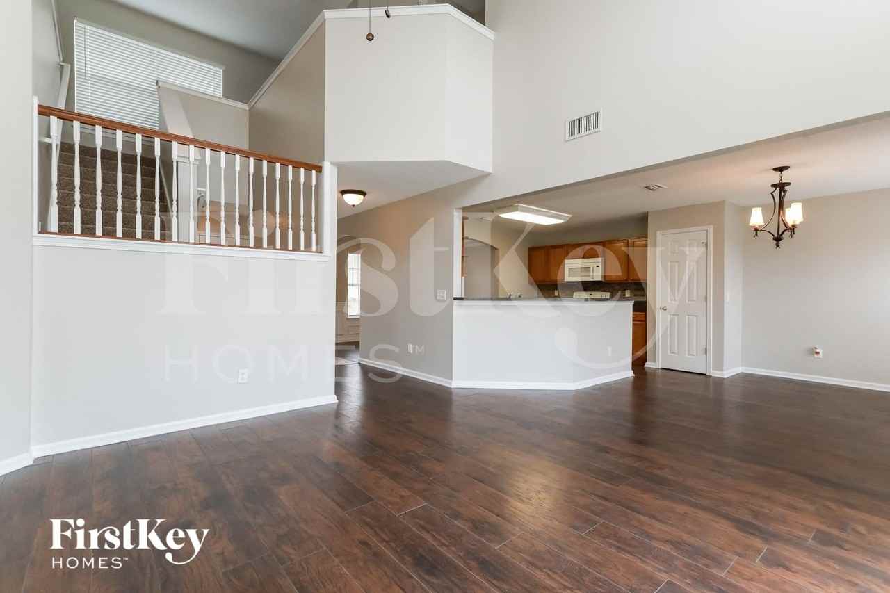 2972 Jubilee Ln - Photo 4 of 15