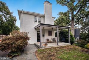 featured image of 425 Argyle Dr