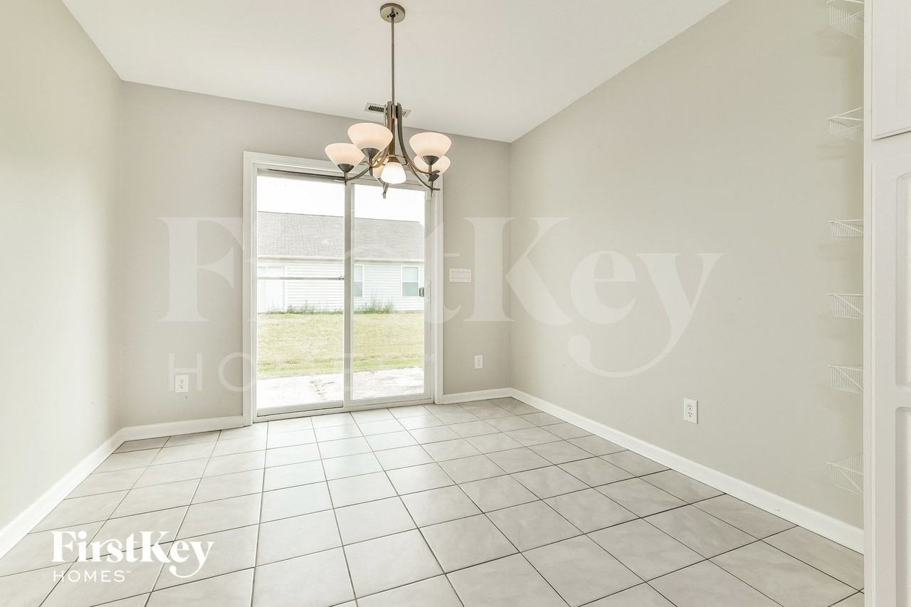 9694 Thomas Ln - Photo 5 of 15