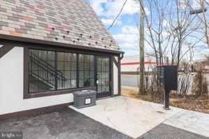 featured image of 380 Broadview Ave #5