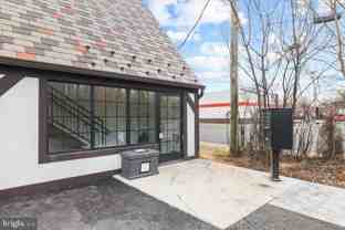 380 Broadview Ave #5 - Photo 1 of 1