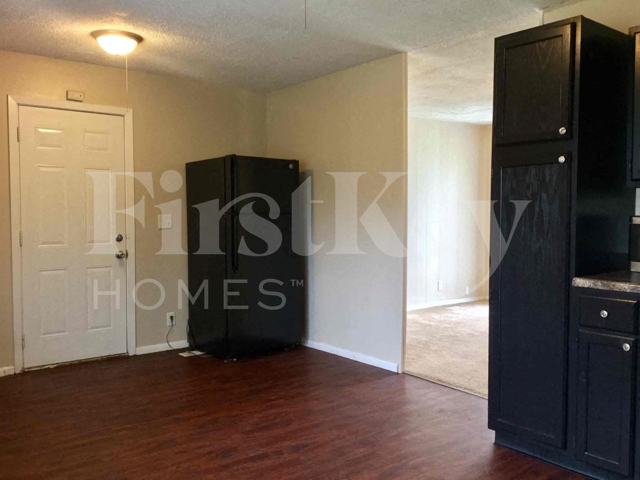 8518 Meadowlark Dr - Photo 3 of 11