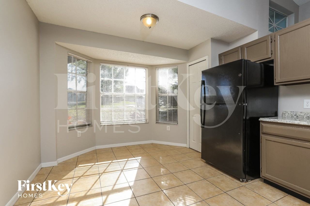 7420 Little Pond Ct - Photo 5 of 15
