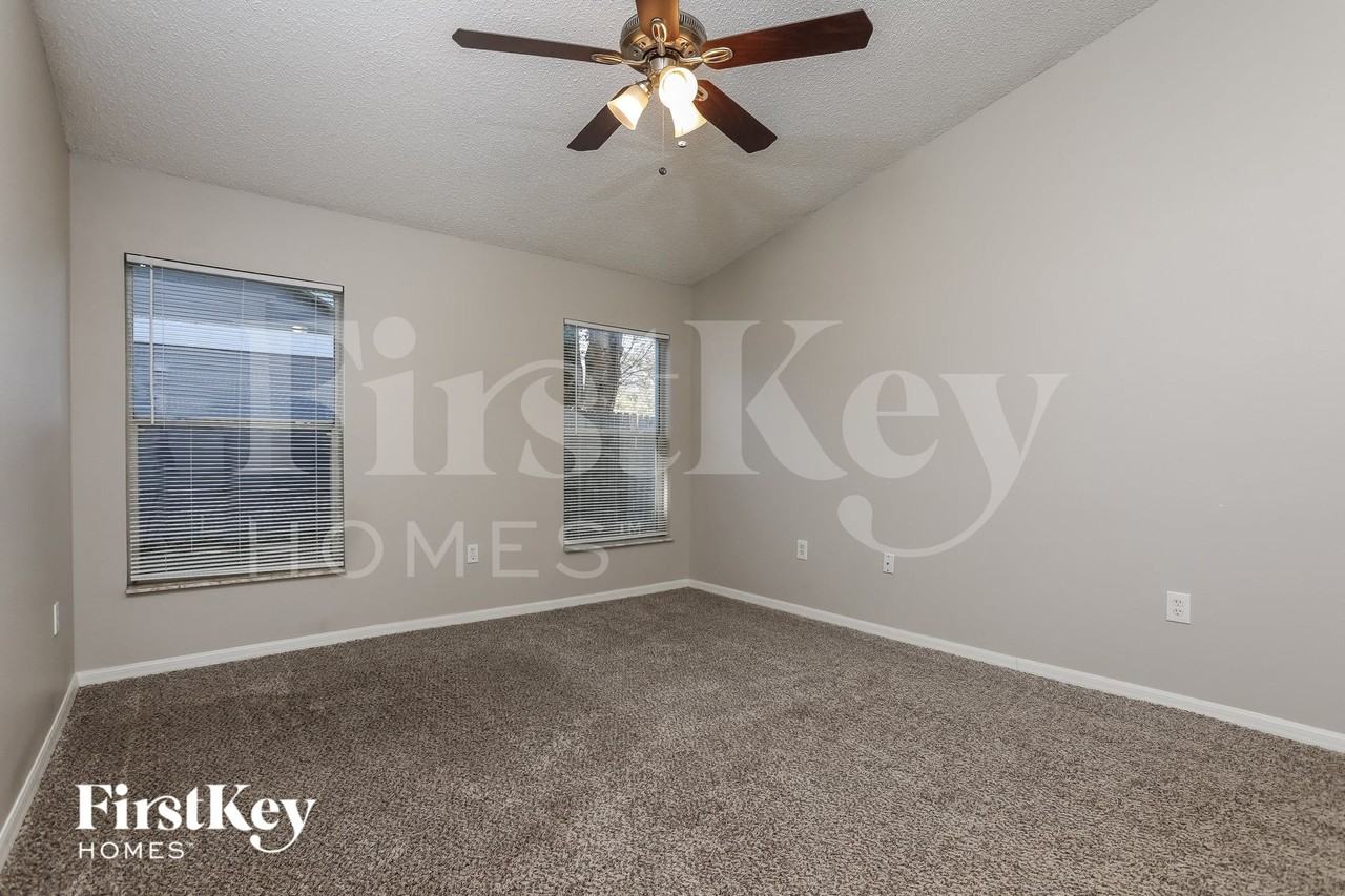 7420 Little Pond Ct - Photo 7 of 15