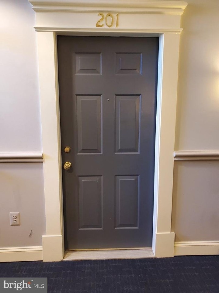 11314 Westbrook Mill Ln #201 - Photo 4 of 23