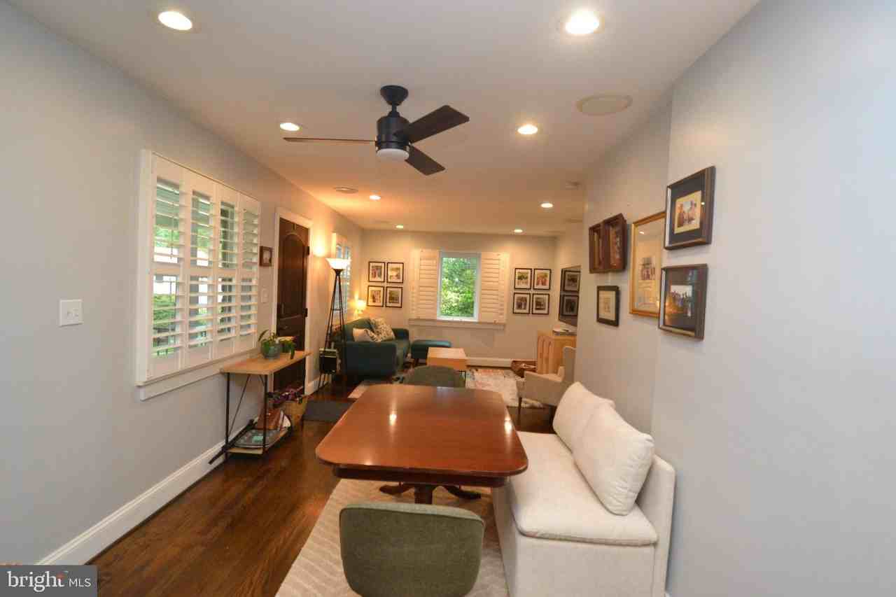 7133 Oakland Ave - Photo 4 of 21