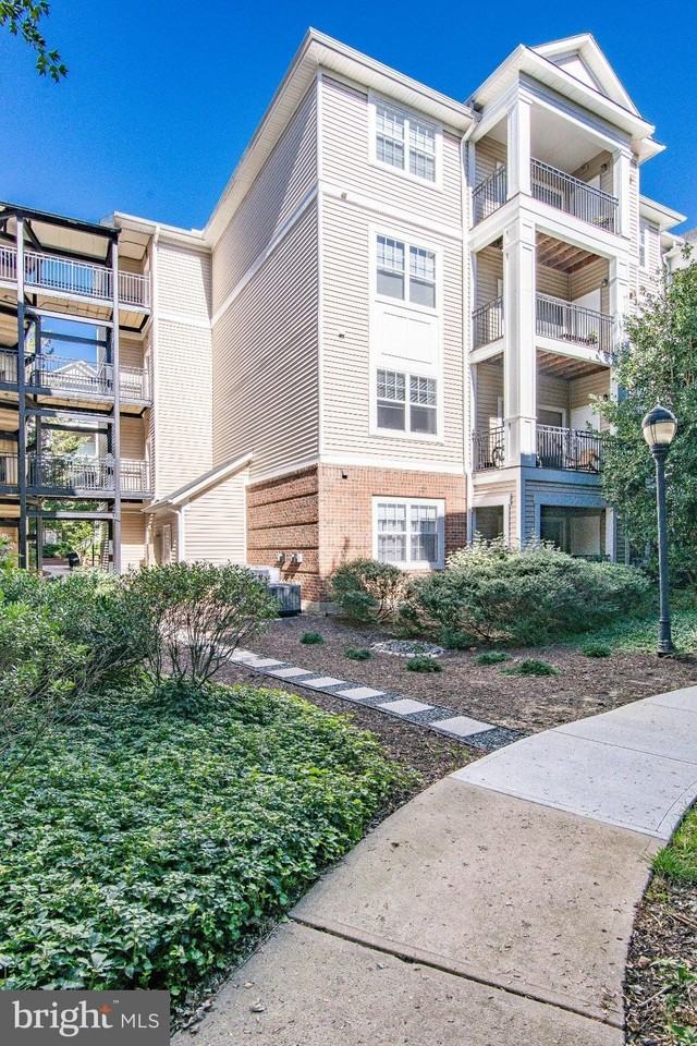 12921 Centre Park Cir #405 - Photo 4 of 32