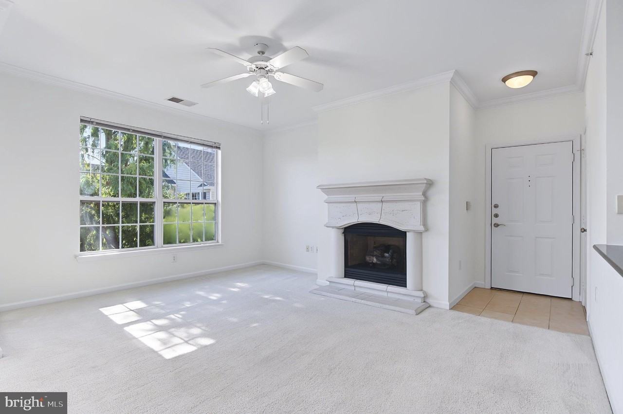 12921 Centre Park Cir #405 - Photo 7 of 32