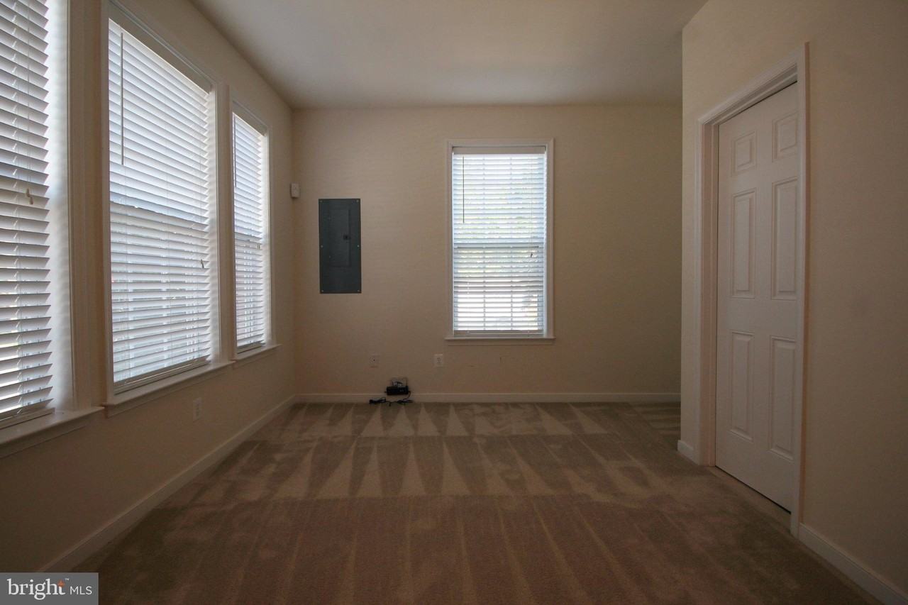 5800 Foley St - Photo 3 of 27