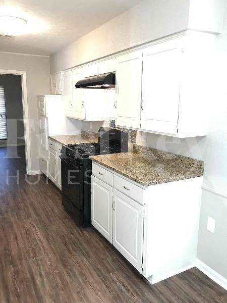 606 E Center St - Photo 5 of 21