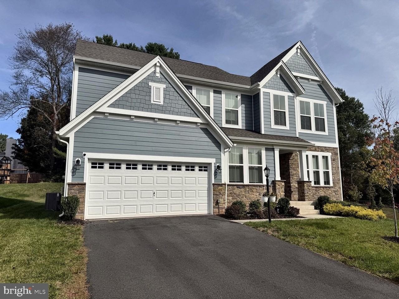 9428 Deschamp Ct - Photo 2 of 25