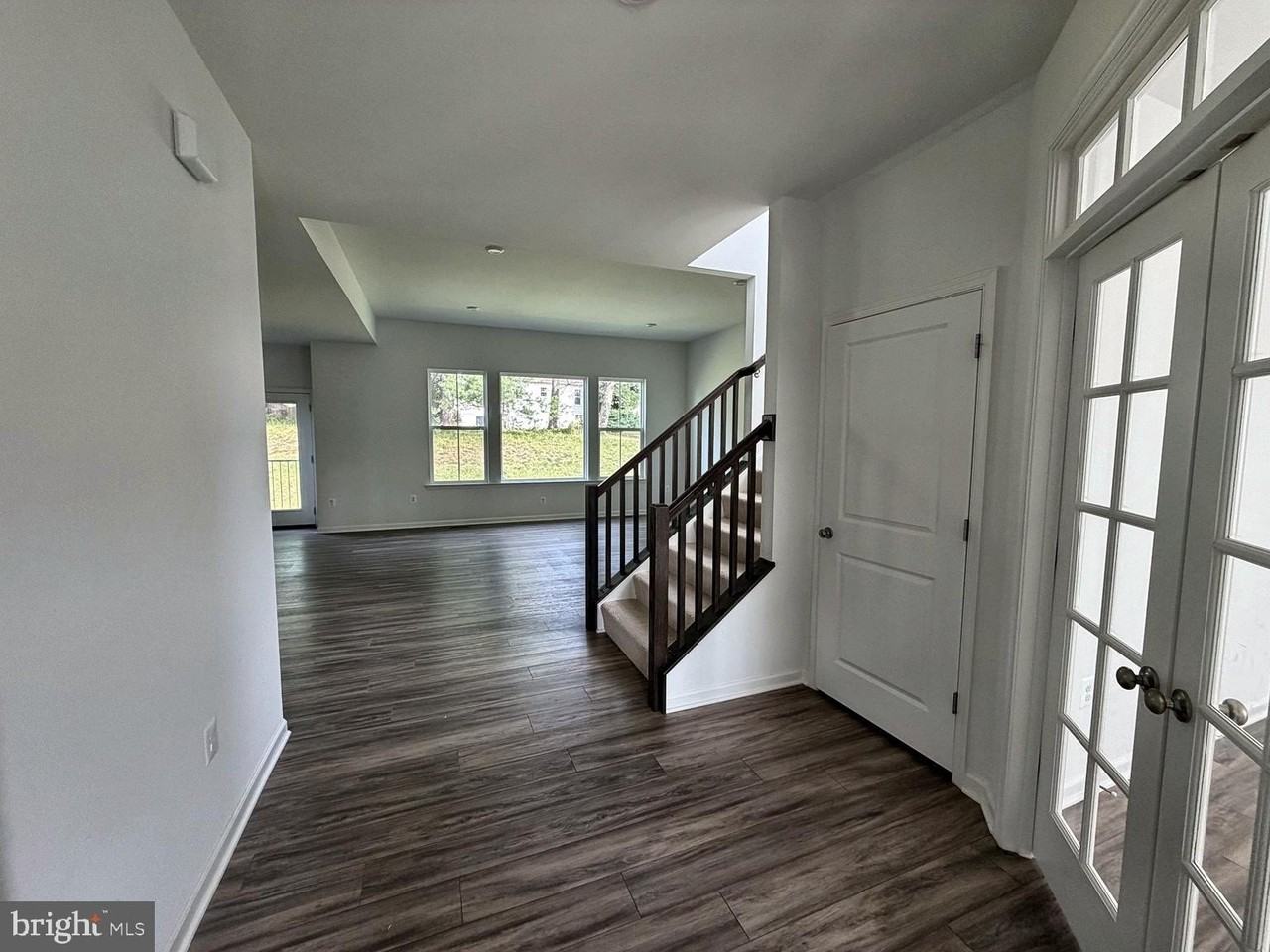 9428 Deschamp Ct - Photo 6 of 25
