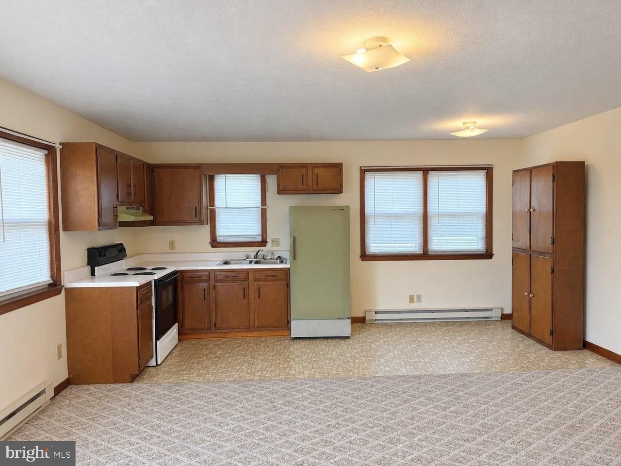 456 Rockville Rd - Photo 3 of 11