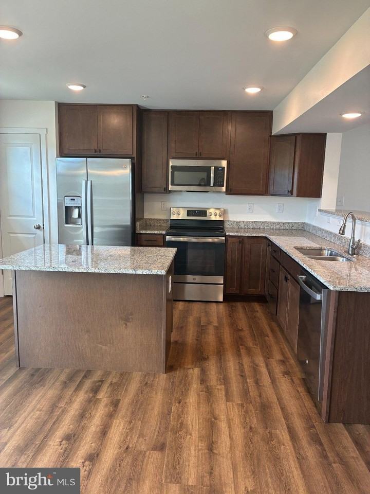107 Olga Dr - Photo 4 of 31
