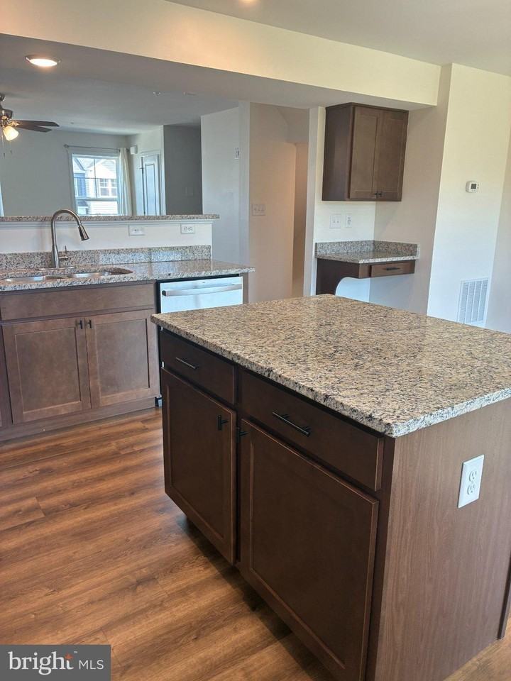 107 Olga Dr - Photo 6 of 31