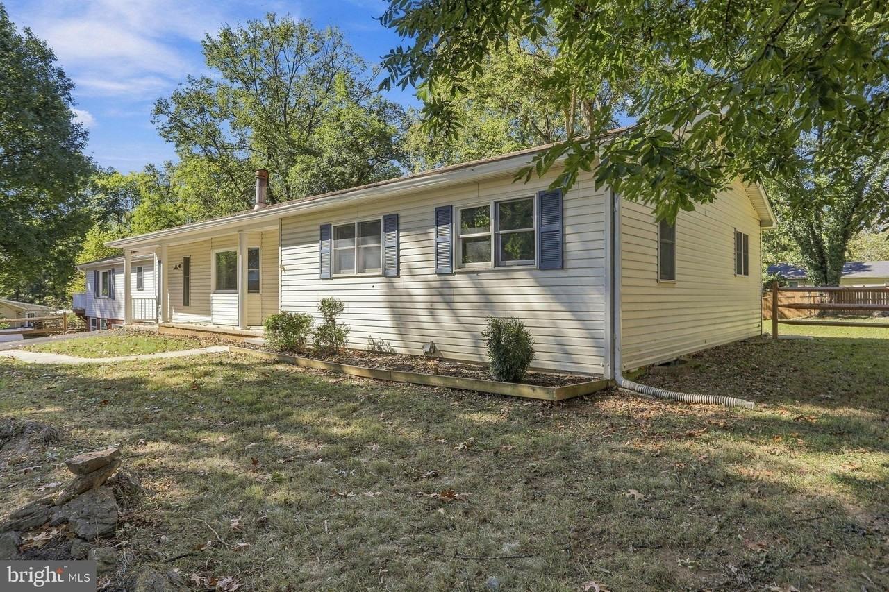 98 Woodcock Ave - Photo 3 of 36
