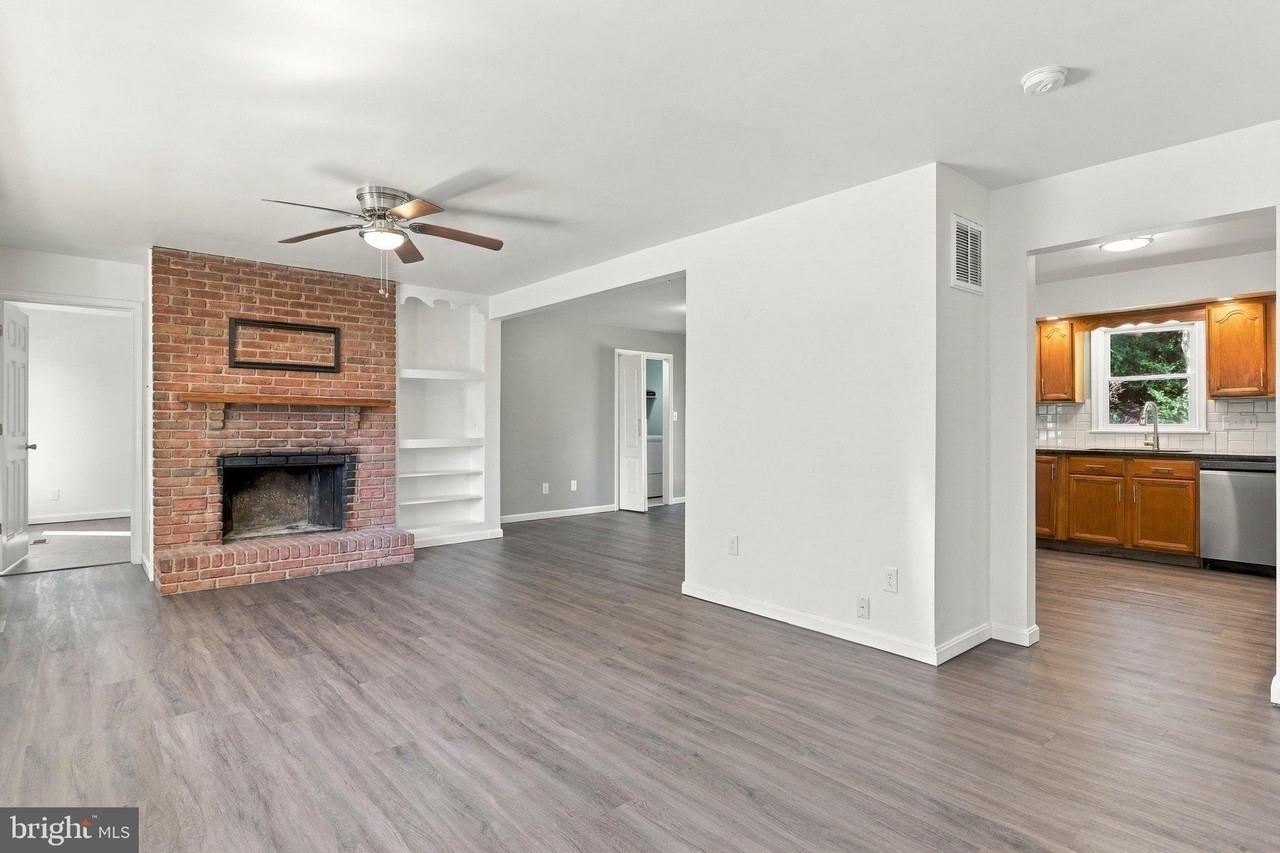 98 Woodcock Ave - Photo 4 of 36