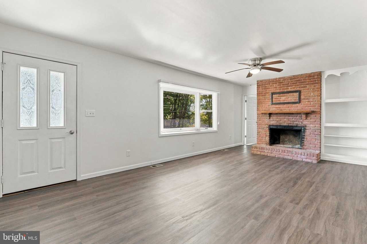 98 Woodcock Ave - Photo 5 of 36