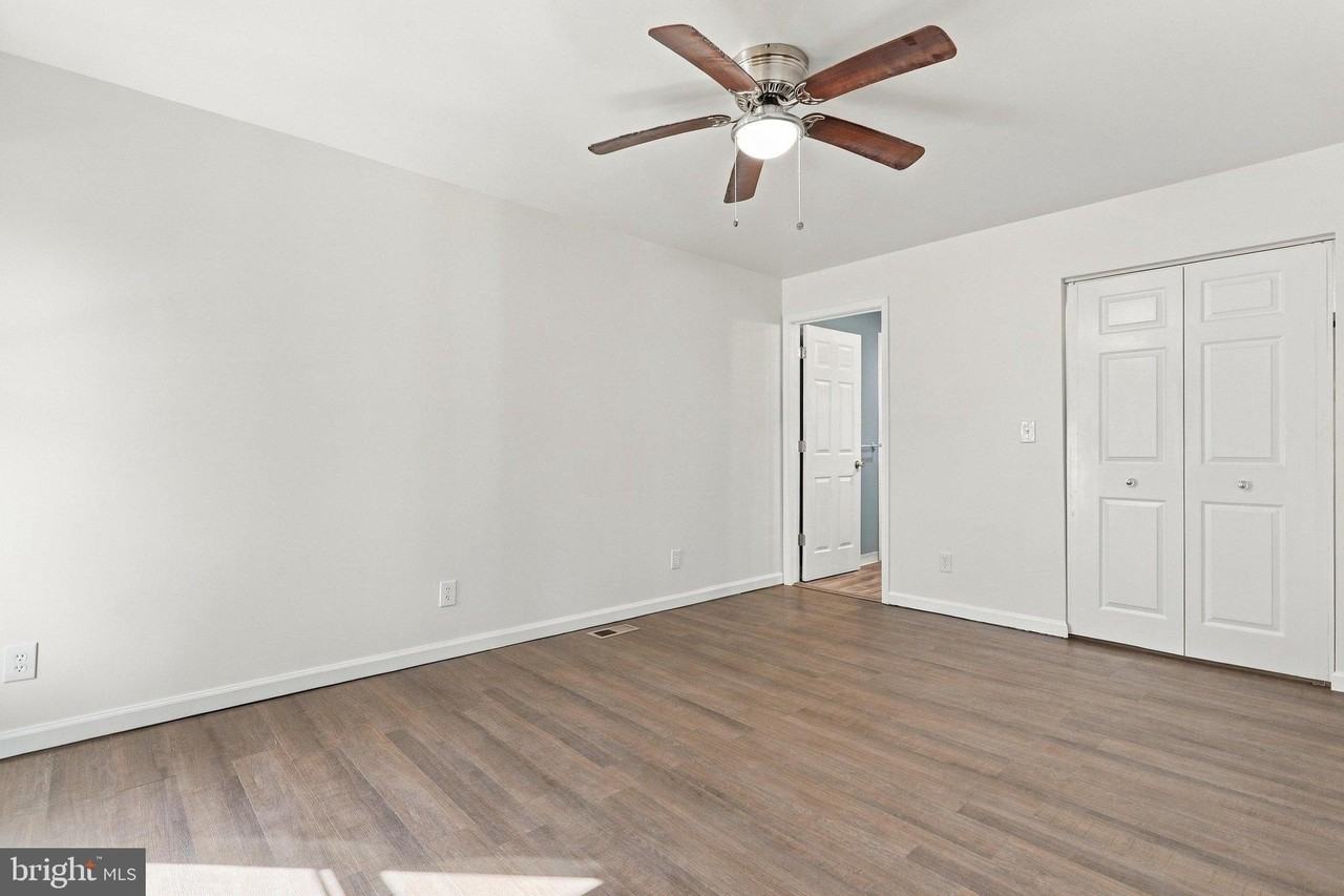 98 Woodcock Ave - Photo 7 of 36