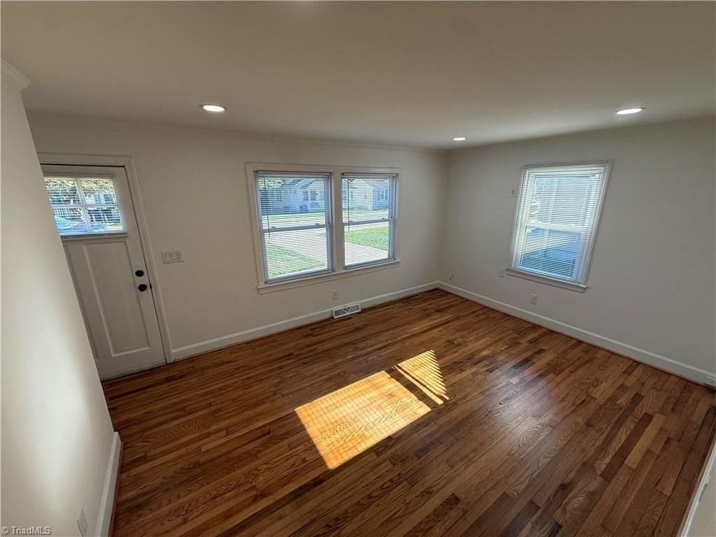 515 W Sprague St - Photo 4 of 15