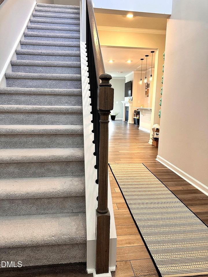 1017 Aspen Pointe Trl - Photo 2 of 18