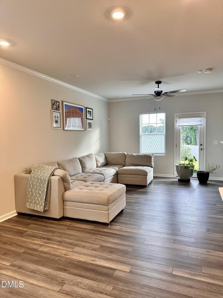 1017 Aspen Pointe Trl - Photo 3 of 18