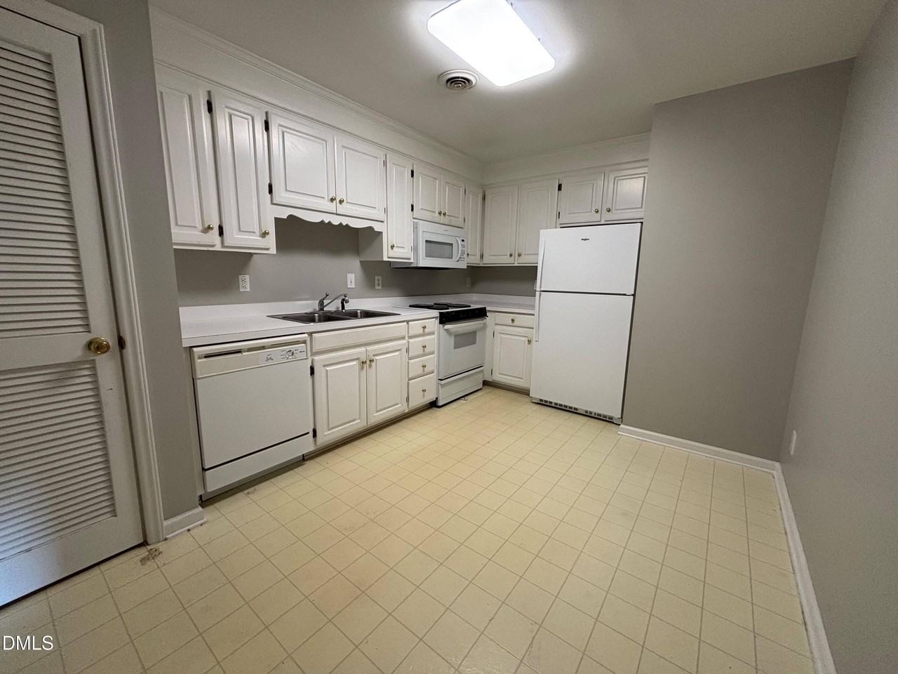 1630 Oxford Rd #G - Photo 4 of 20