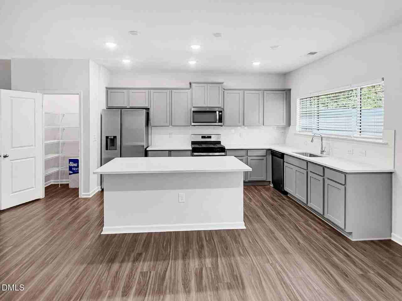 5106 Cambrey Dr - Photo 6 of 25