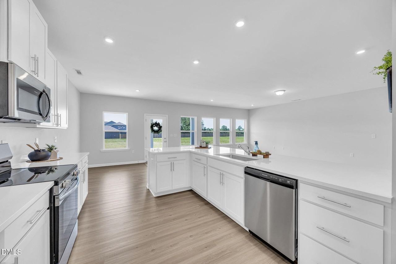 15 Bristow Ct - Photo 3 of 17