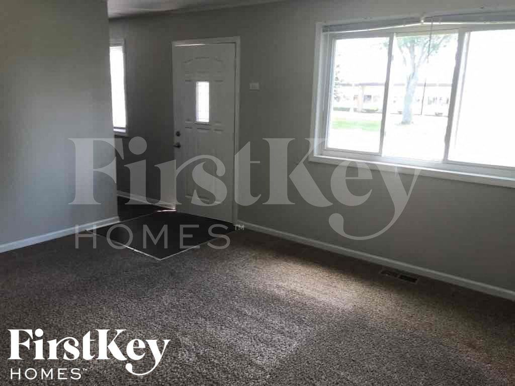 3618 151st St - Photo 3 of 11