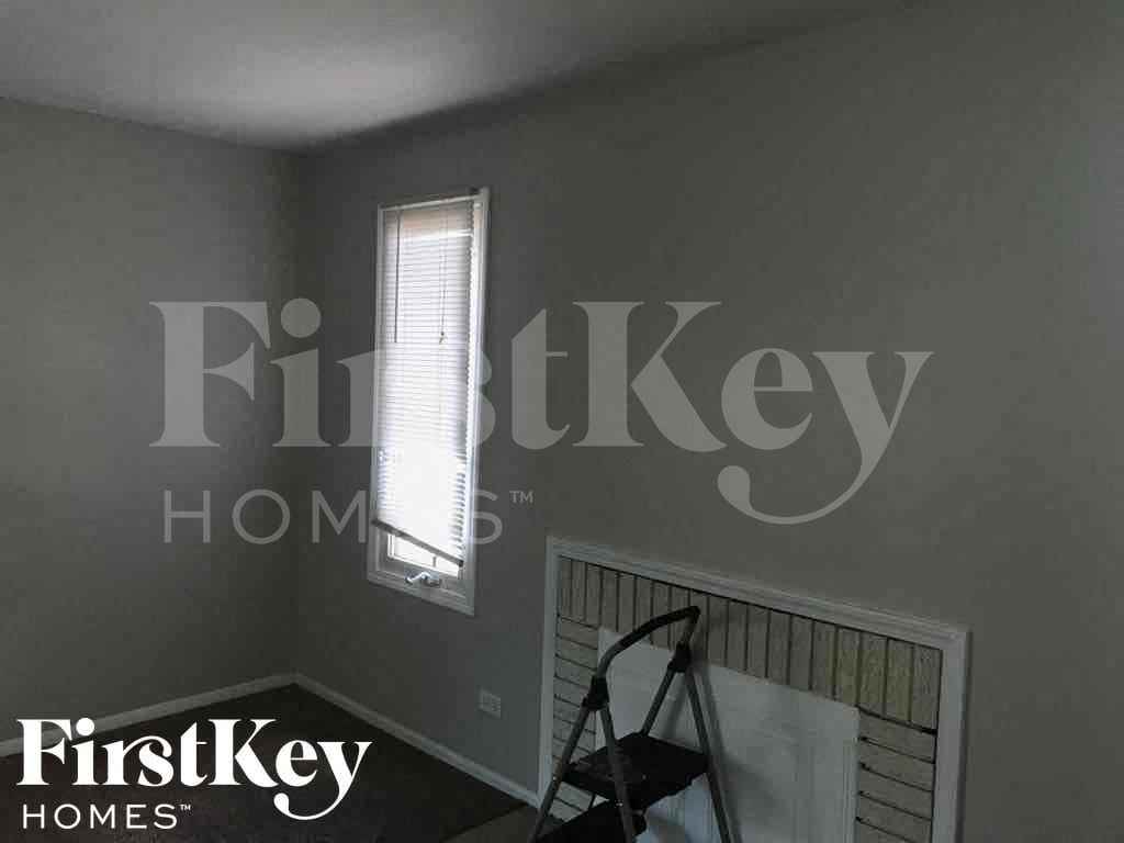 3618 151st St - Photo 6 of 11