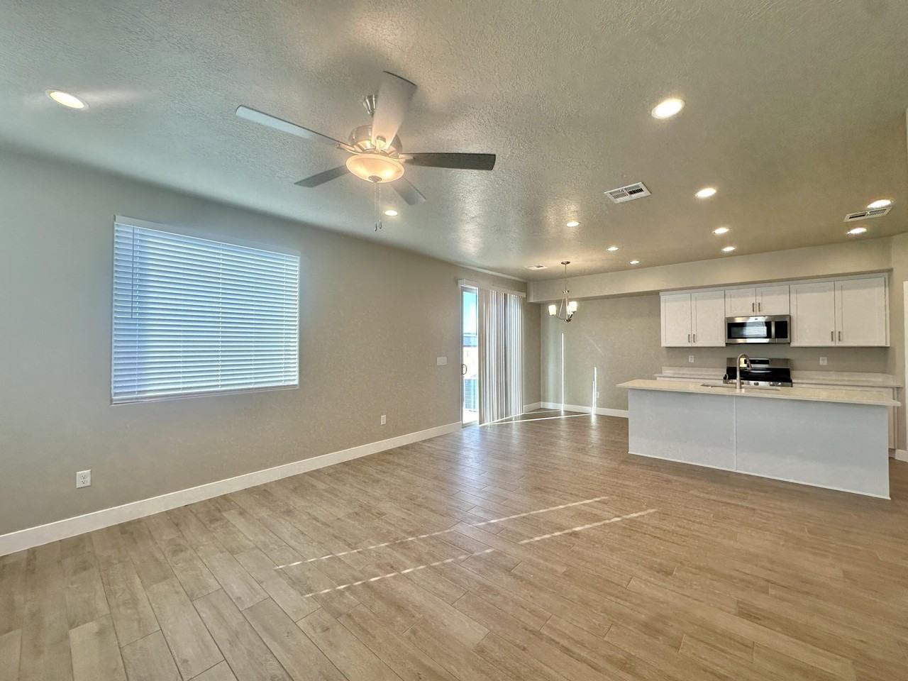 455 W 405 N - Photo 4 of 13