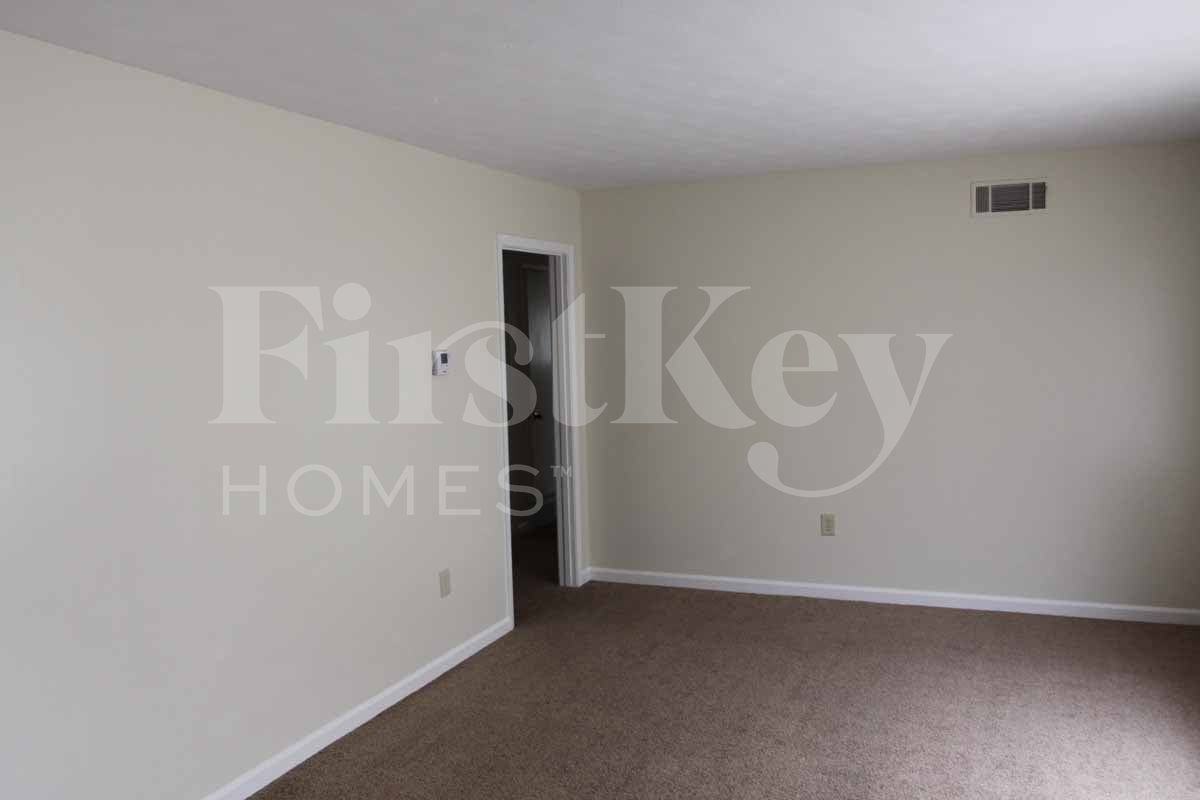 3528 Amesbury St - Photo 5 of 22