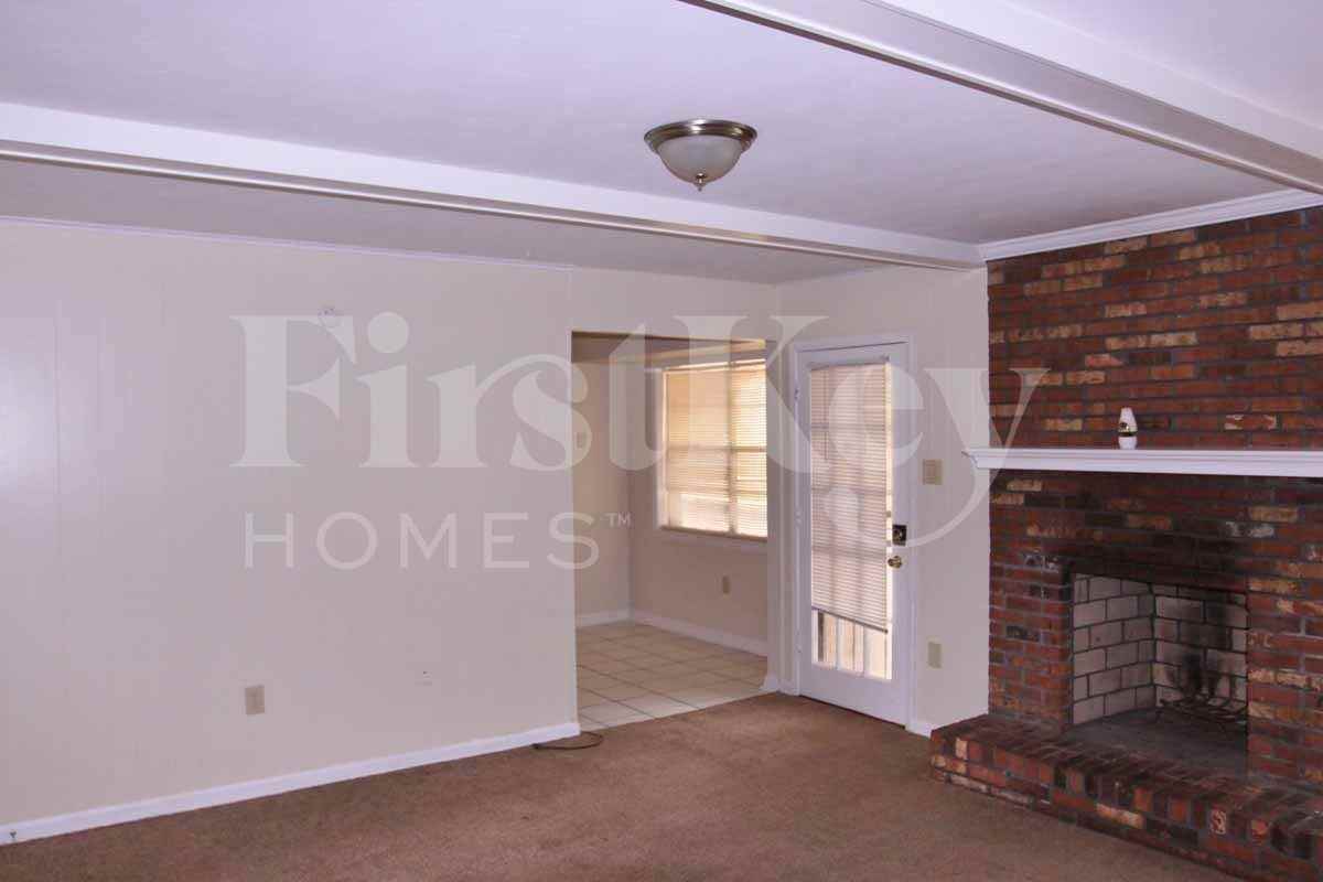 3528 Amesbury St - Photo 6 of 22