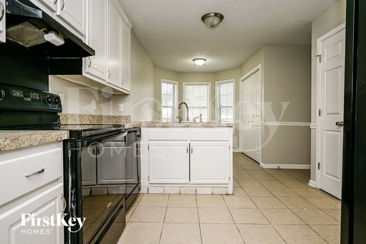 340 Weatherly Dr - Photo 6 of 19