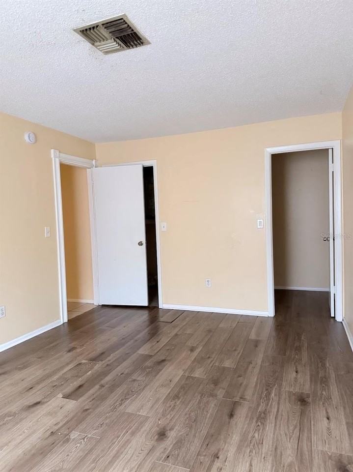 8027 Pinehurst Dr - Photo 2 of 10
