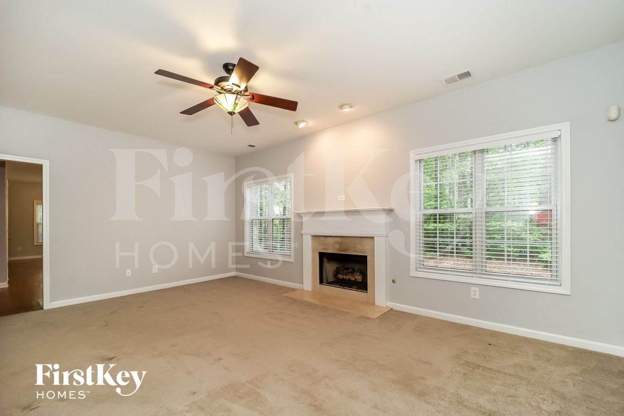 269 Hunt Creek Dr - Photo 2 of 15