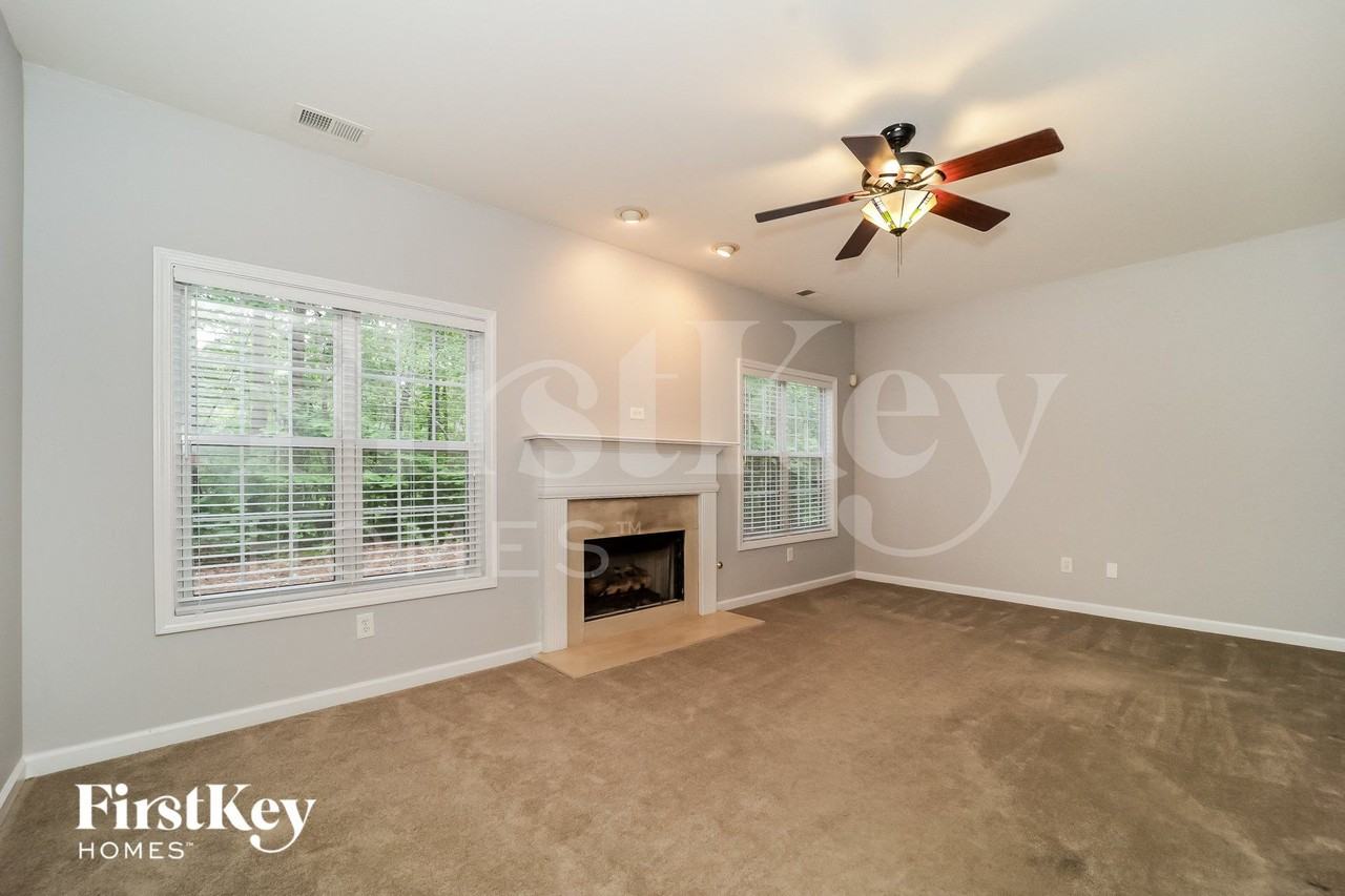 269 Hunt Creek Dr - Photo 3 of 15