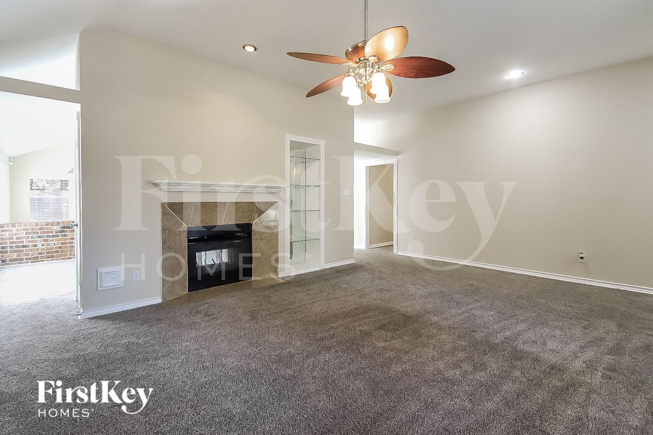 2622 Eagle Nest Ln - Photo 3 of 16