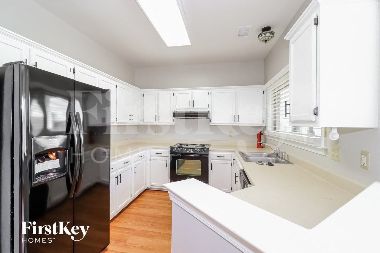 2599 Hearth Stone Dr - Photo 7 of 15