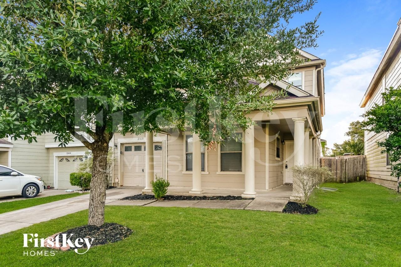 21610 Rain Leaf Ct - Photo 2 of 15