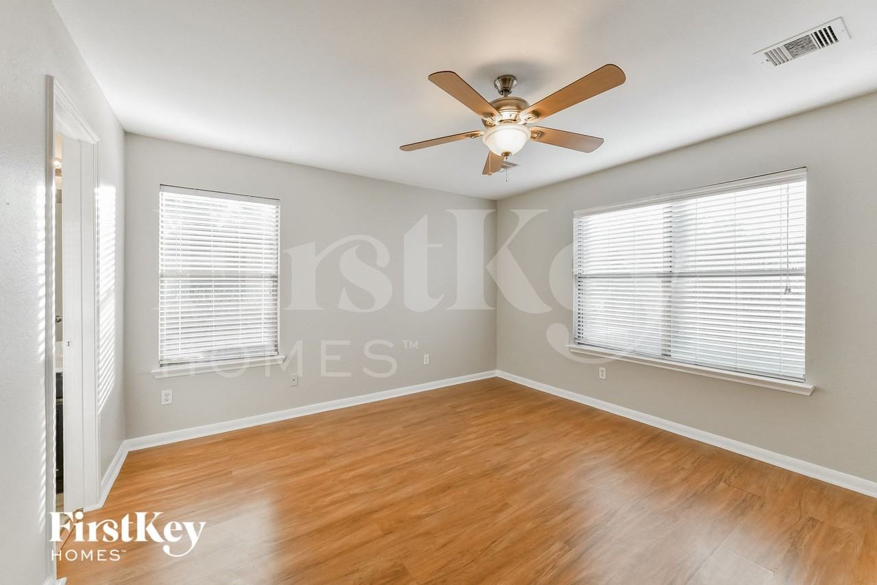 21610 Rain Leaf Ct - Photo 7 of 15