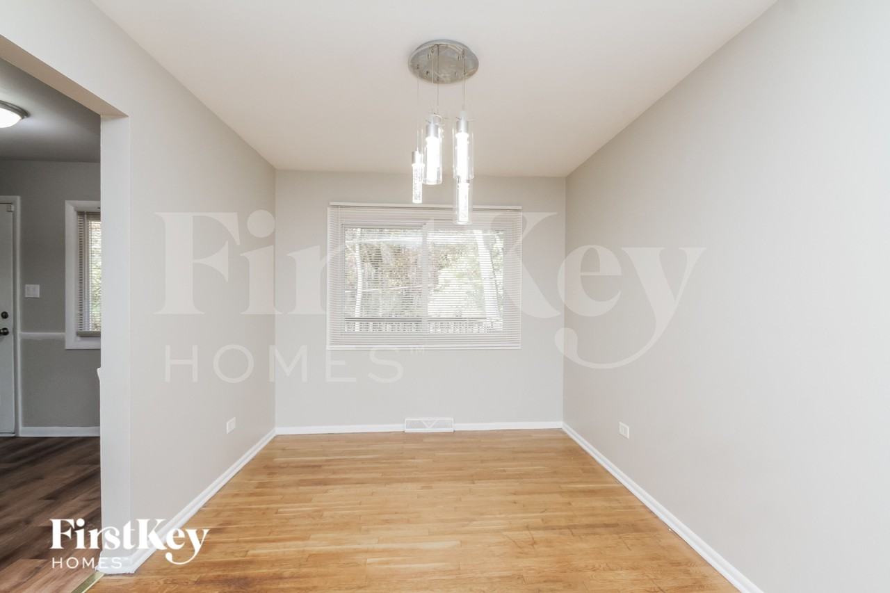 19042 Wildwood Ave - Photo 5 of 16