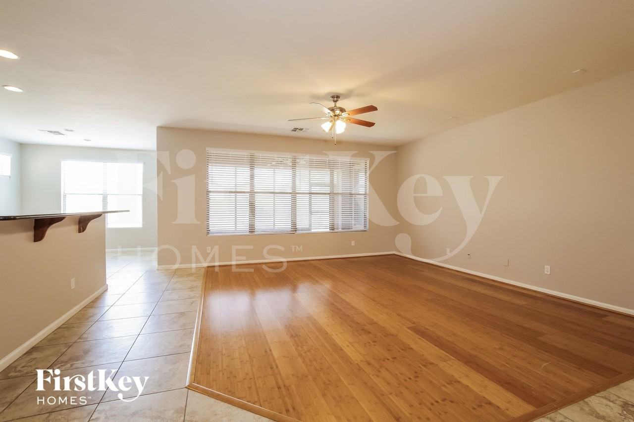 17642 W Post Dr - Photo 3 of 15