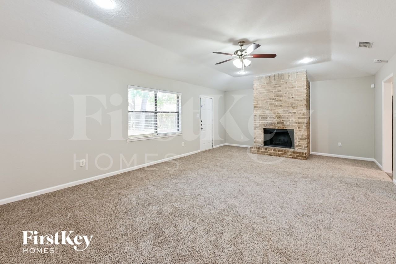 16323 Port O Call St - Photo 2 of 16