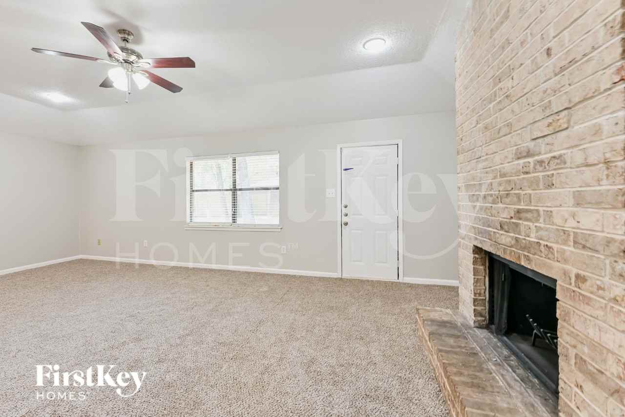 16323 Port O Call St - Photo 4 of 16